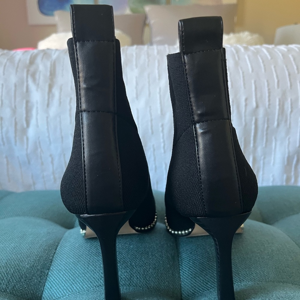 BCBGeneration Black Heels Size 8 NEW never worn - Picture 4 of 5